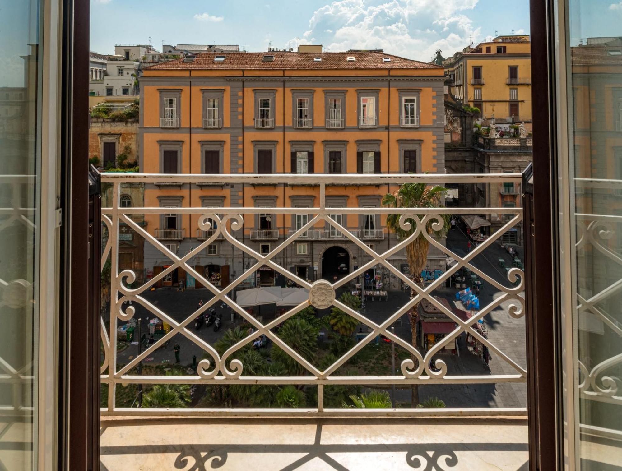 B&B Ruffo Di Bagnara Palazzo Monumentale Neapel Exterior foto